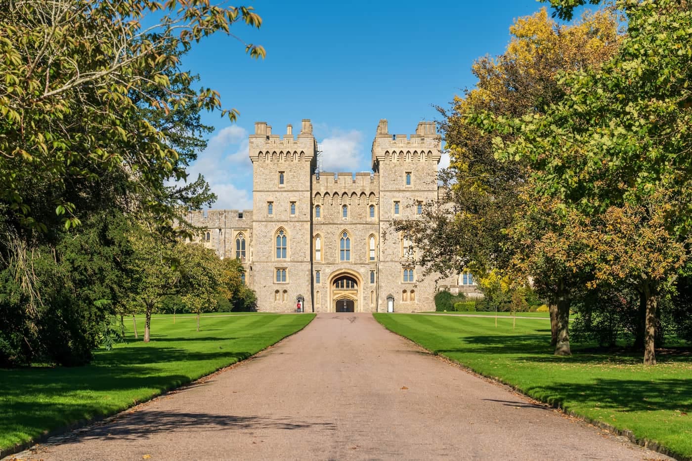 The Long Walk leading up to the gatehouse of Windsor Castle