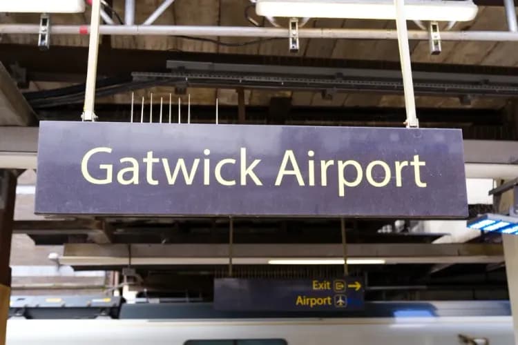 What Is the Cheapest Taxi to Gatwick?