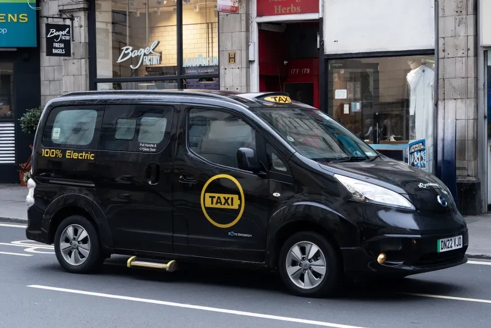 Use_Electric_or_Eco_Friendly_Taxis_a66e8b9fc2.webp